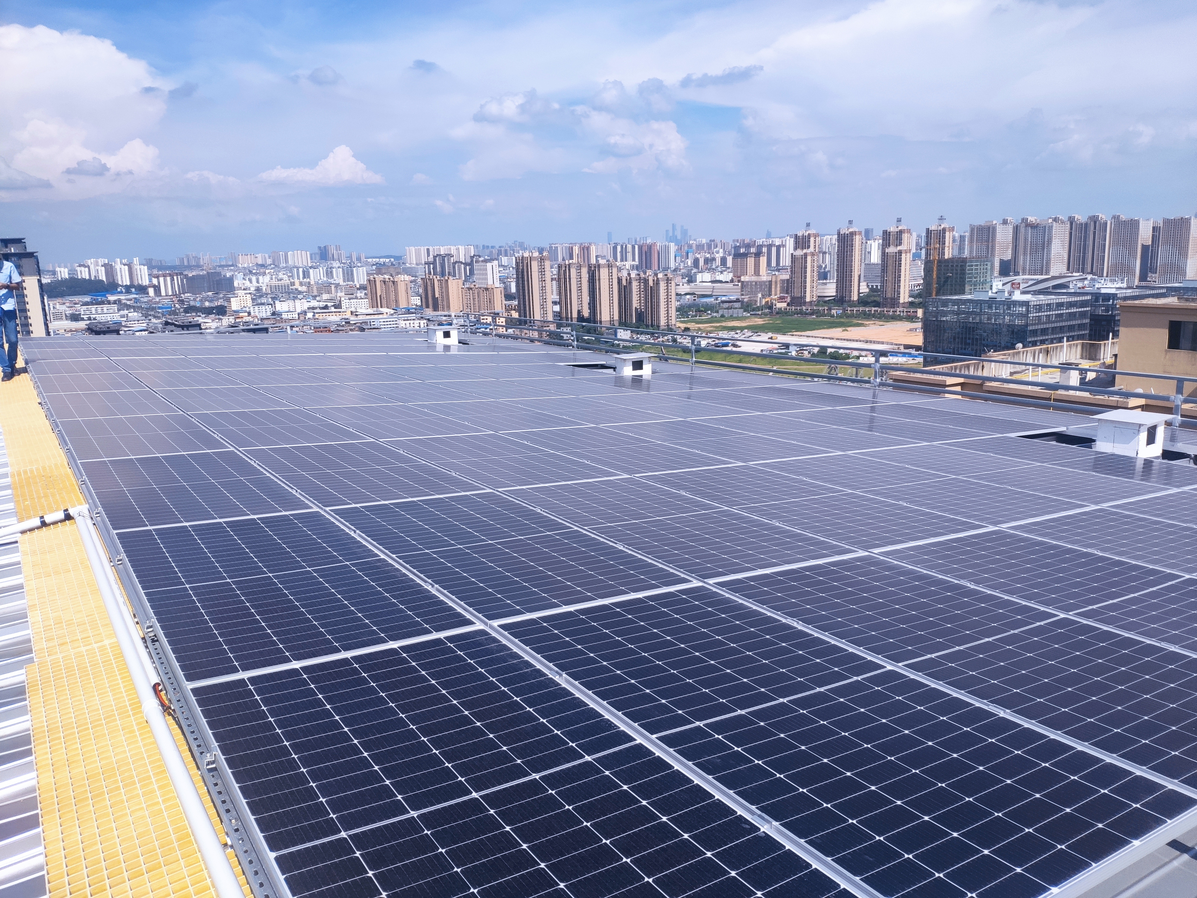 南寧市協(xié)和時(shí)代廣場(chǎng)200KW光伏電站